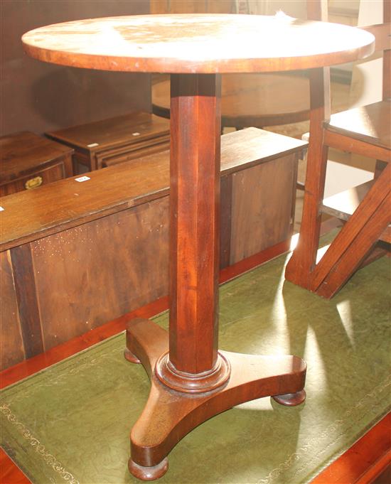 Early Victorian mahogany circular table